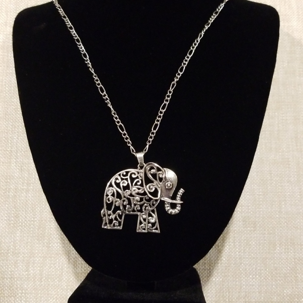 Long Elephant elegant necklace
